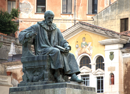 Statua di Bernardino Telesio
