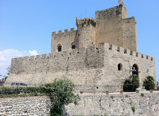 Castello di Roseto capo spulico
